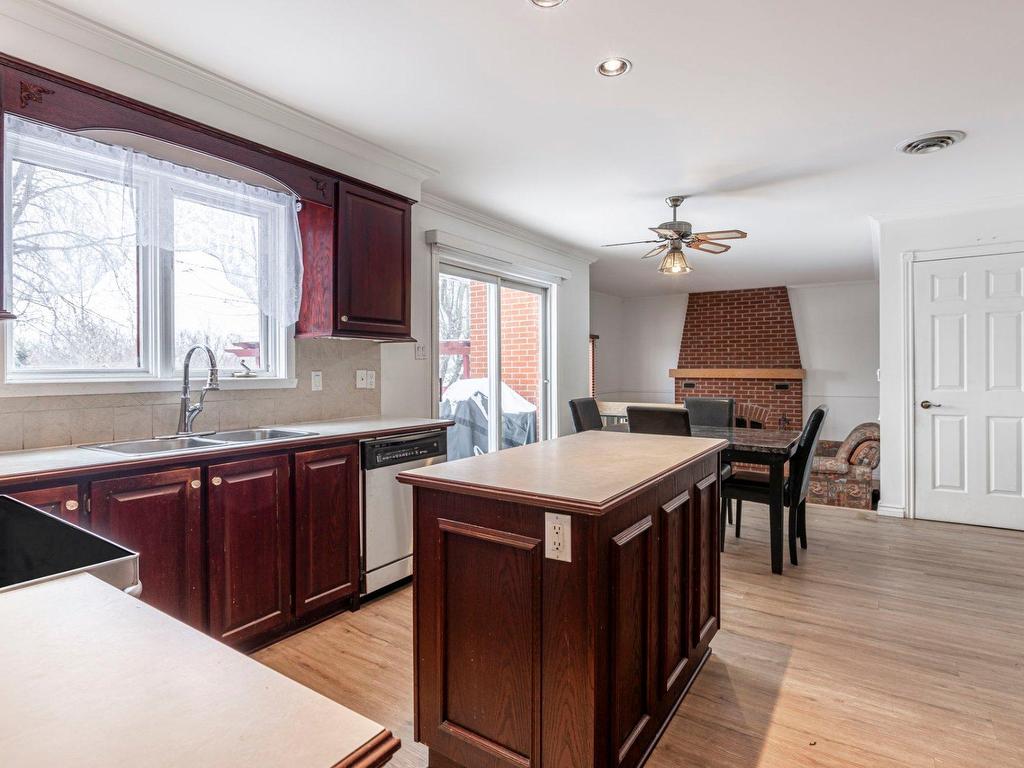 









2189


Place du Parc

,
Varennes,




QC
J3X1H2

