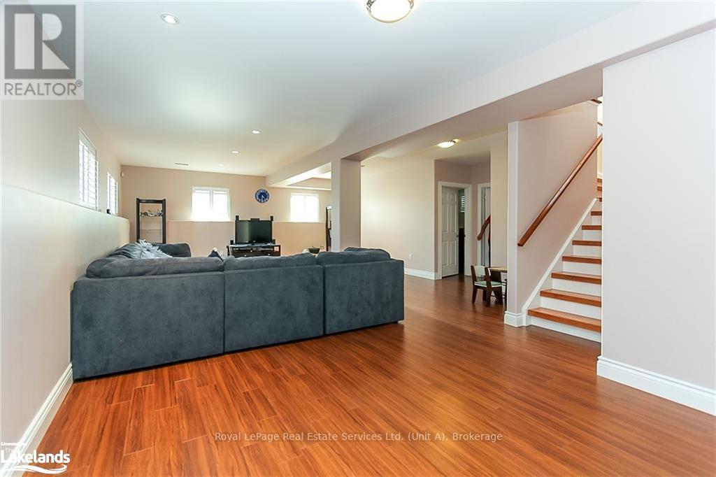 












16 WASAGA SANDS DRIVE

,
Wasaga Beach,




Ontario
L9Z1J6

