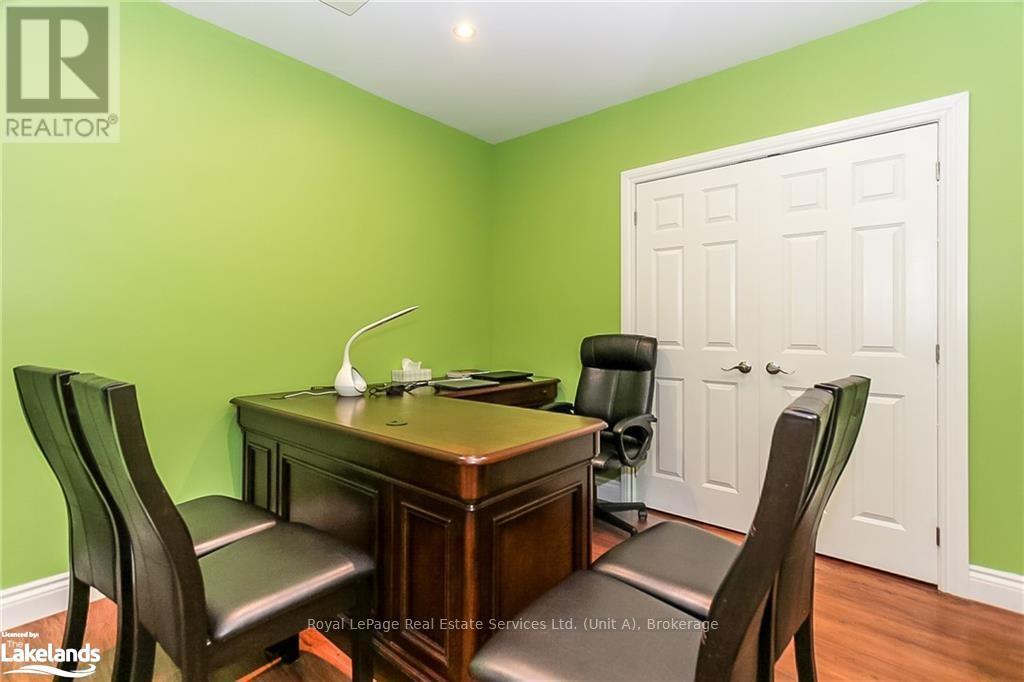 












16 WASAGA SANDS DRIVE

,
Wasaga Beach,




Ontario
L9Z1J6

