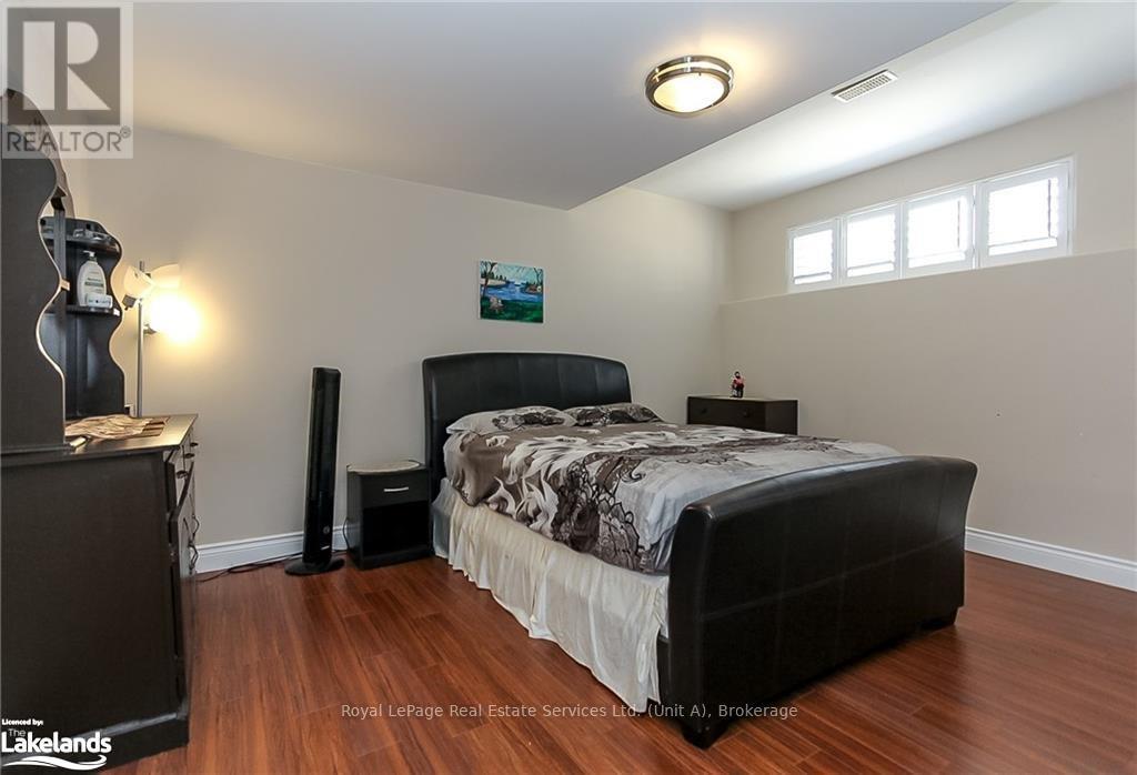 












16 WASAGA SANDS DRIVE

,
Wasaga Beach,




Ontario
L9Z1J6

