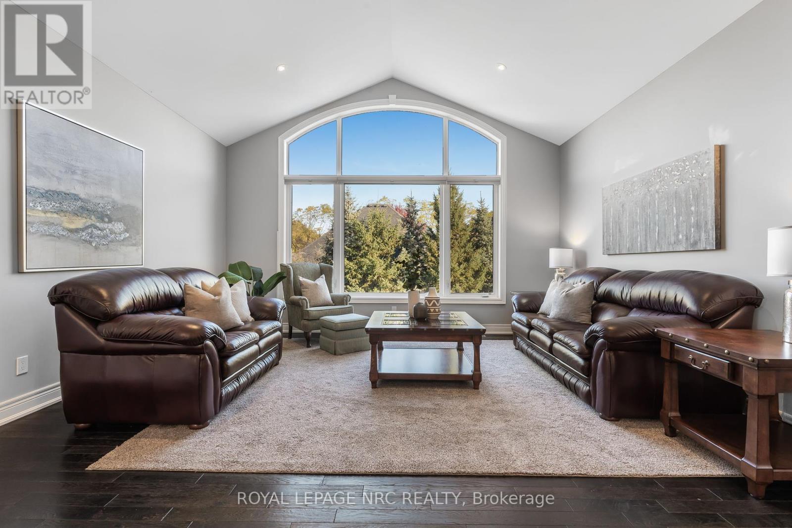 












36 HICKORY AVENUE

,
Niagara-on-the-Lake (St. Davids),




Ontario
L0S1J1

