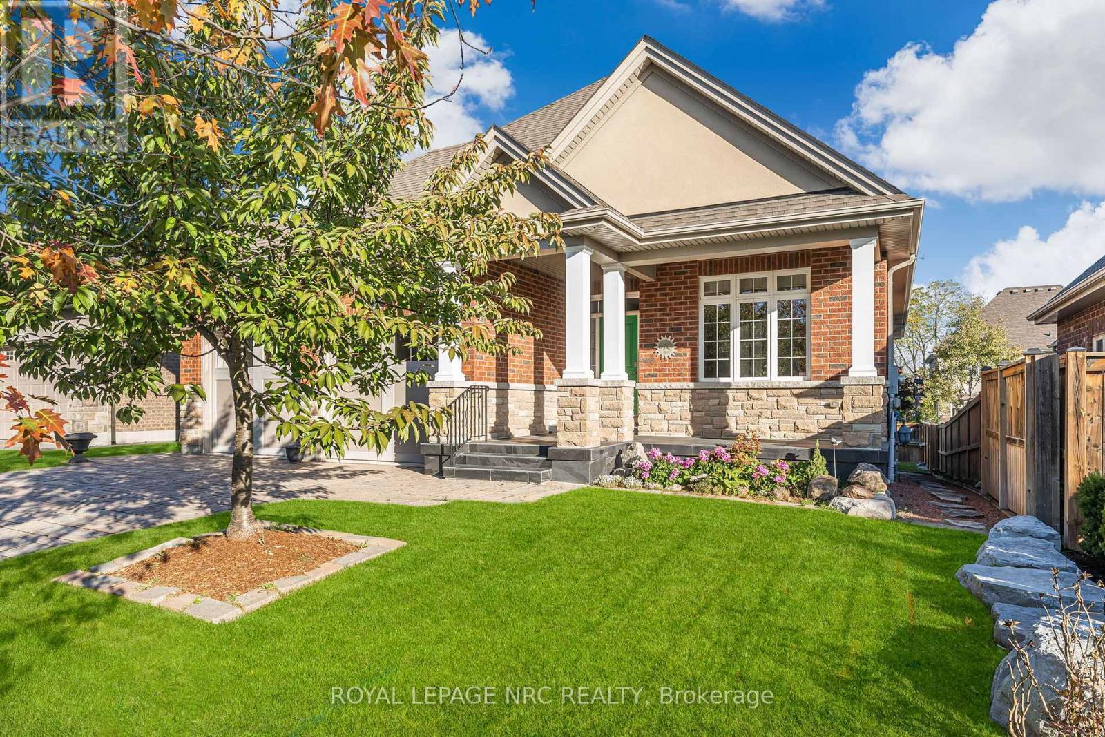 












36 HICKORY AVENUE

,
Niagara-on-the-Lake (St. Davids),




Ontario
L0S1J1

