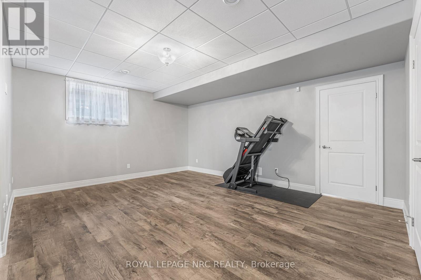 












36 HICKORY AVENUE

,
Niagara-on-the-Lake (St. Davids),




Ontario
L0S1J1


