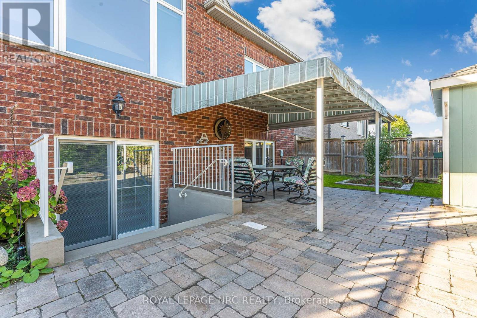 












36 HICKORY AVENUE

,
Niagara-on-the-Lake (St. Davids),




Ontario
L0S1J1

