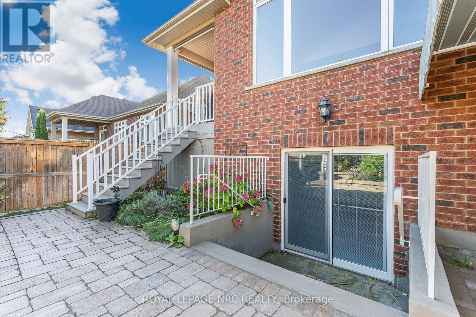 












36 HICKORY AVENUE

,
Niagara-on-the-Lake (St. Davids),




Ontario
L0S1J1

