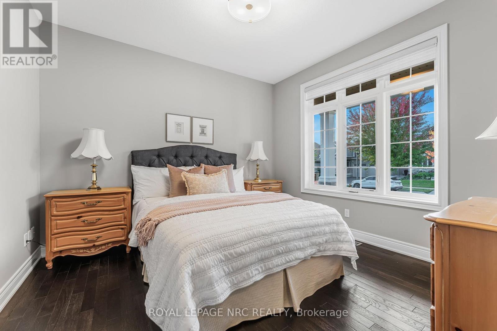 












36 HICKORY AVENUE

,
Niagara-on-the-Lake (St. Davids),




Ontario
L0S1J1

