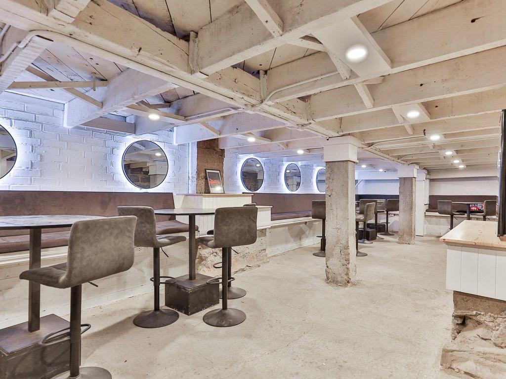 









4800Z


Rue De Bullion

,
Montréal (Le Plateau-Mont-Royal),




QC
H2T1Y8

