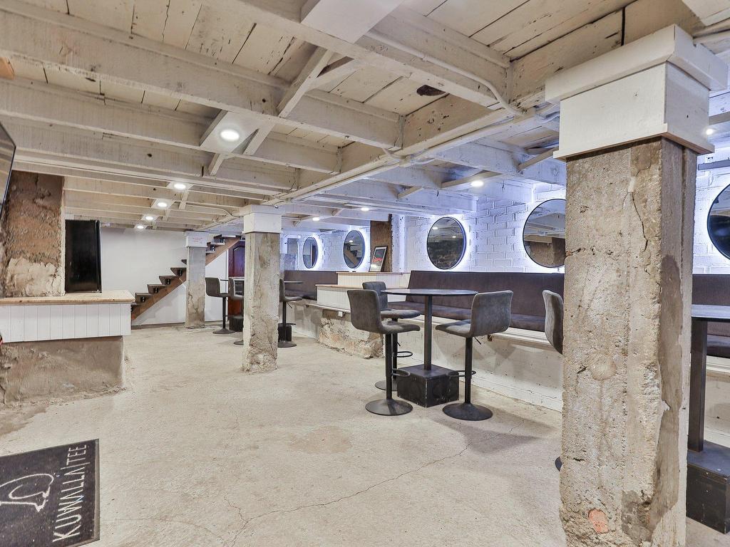 









4800Z


Rue De Bullion

,
Montréal (Le Plateau-Mont-Royal),




QC
H2T1Y8

