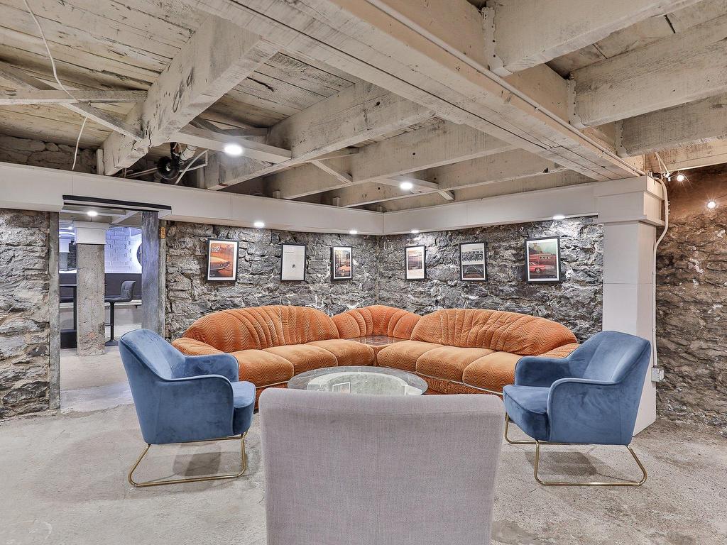 









4800Z


Rue De Bullion

,
Montréal (Le Plateau-Mont-Royal),




QC
H2T1Y8

