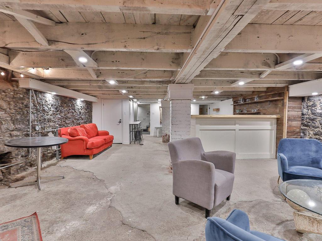 









4800Z


Rue De Bullion

,
Montréal (Le Plateau-Mont-Royal),




QC
H2T1Y8

