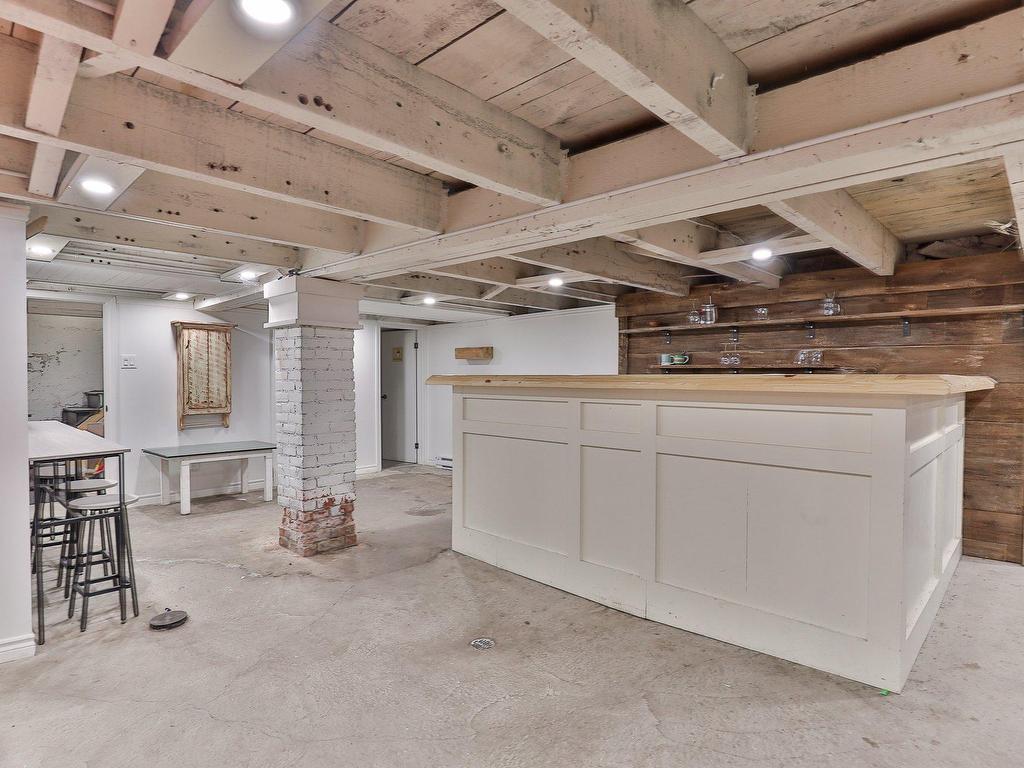 









4800Z


Rue De Bullion

,
Montréal (Le Plateau-Mont-Royal),




QC
H2T1Y8


