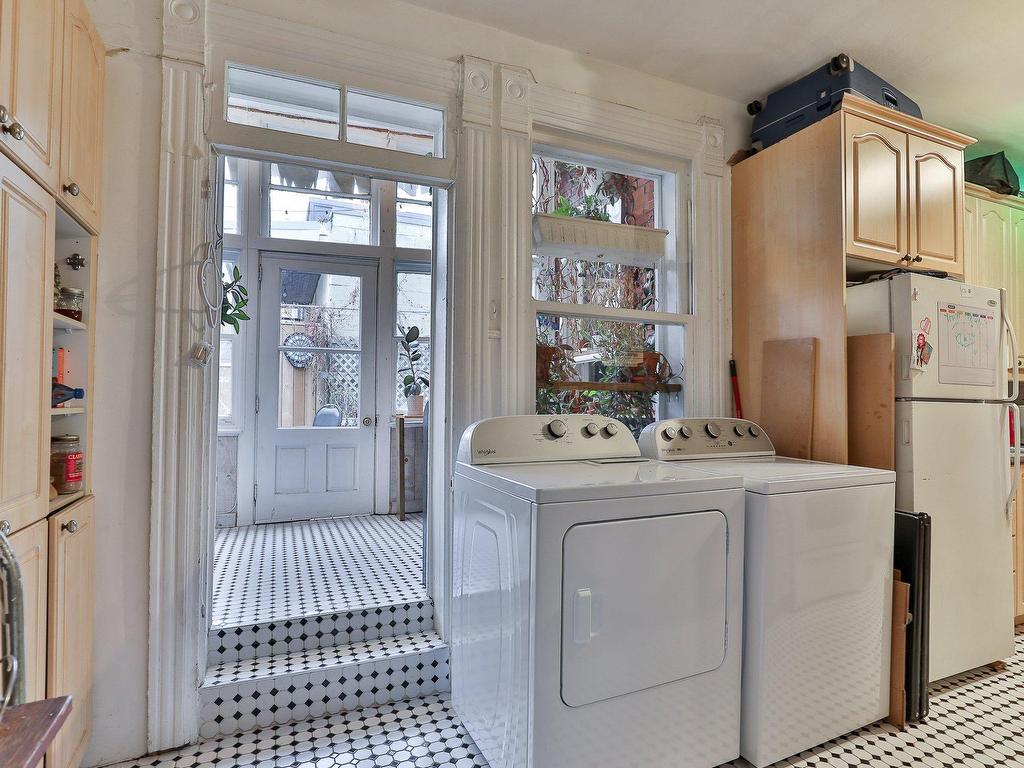 









4800Z


Rue De Bullion

,
Montréal (Le Plateau-Mont-Royal),




QC
H2T1Y8

