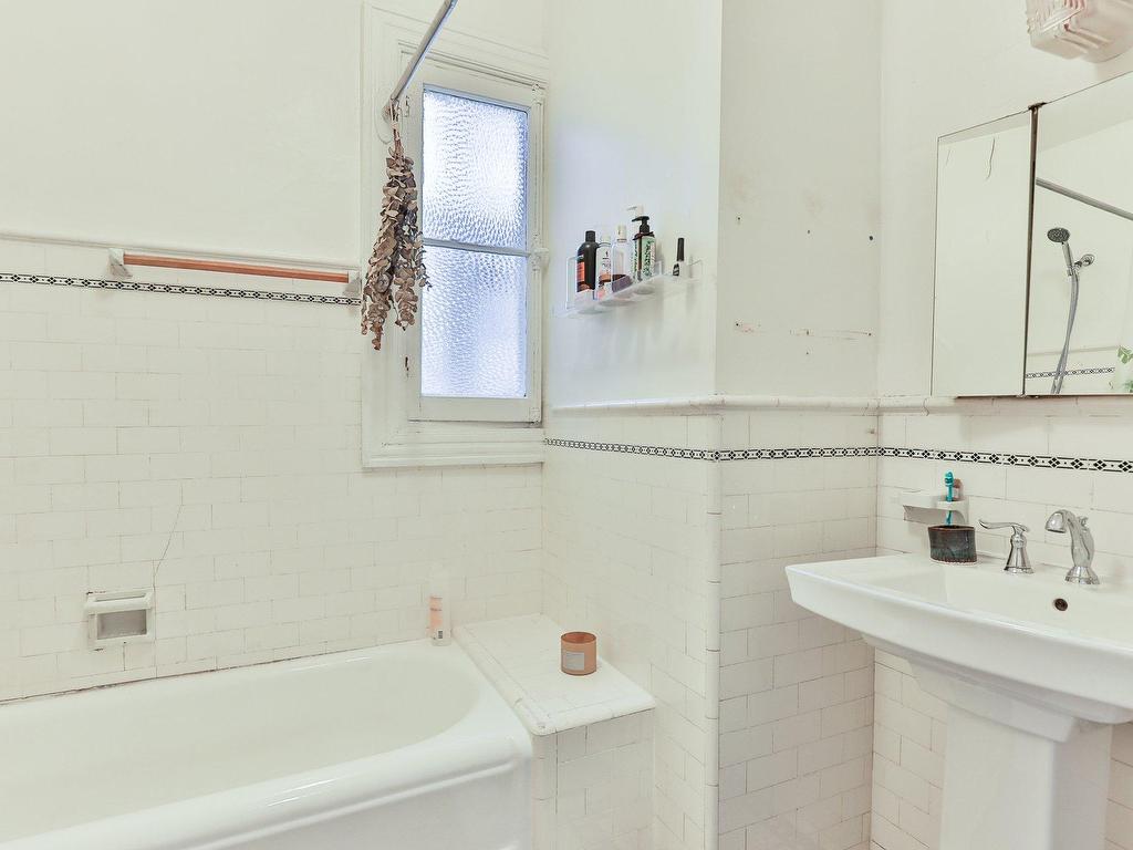 









4800Z


Rue De Bullion

,
Montréal (Le Plateau-Mont-Royal),




QC
H2T1Y8

