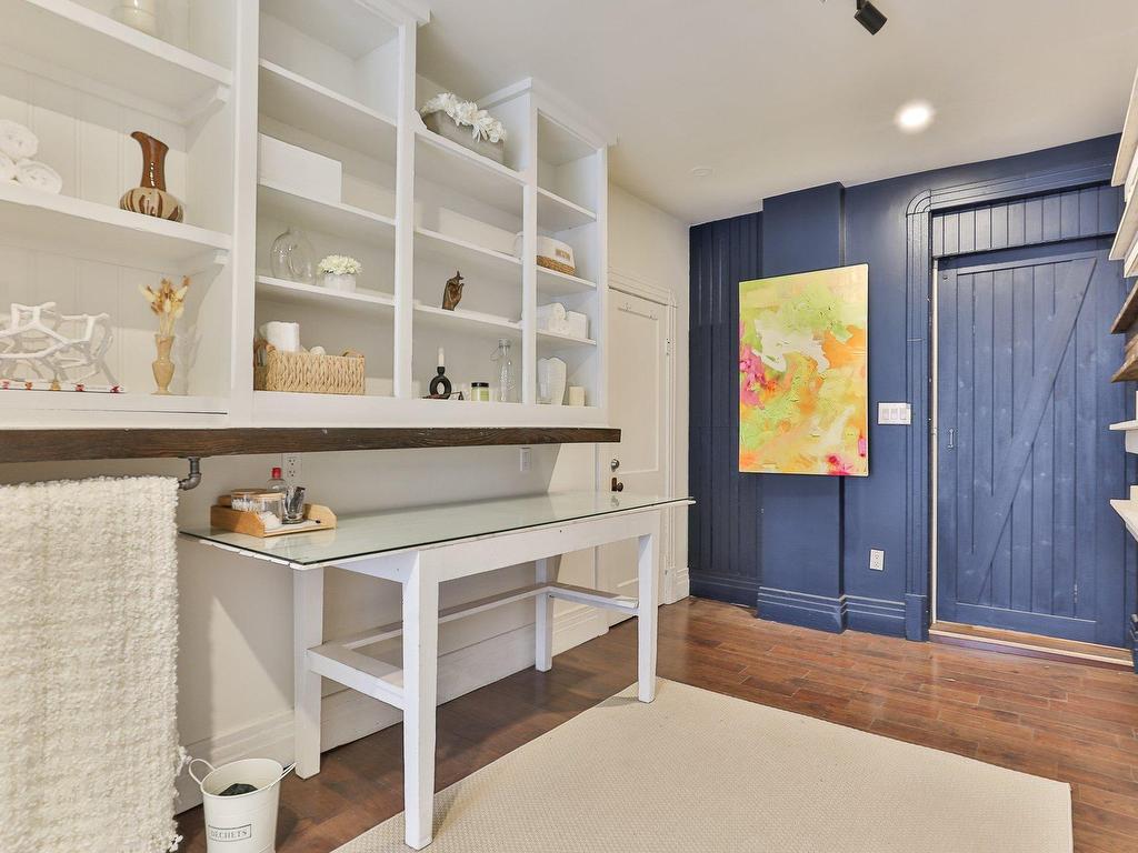 









4800Z


Rue De Bullion

,
Montréal (Le Plateau-Mont-Royal),




QC
H2T1Y8

