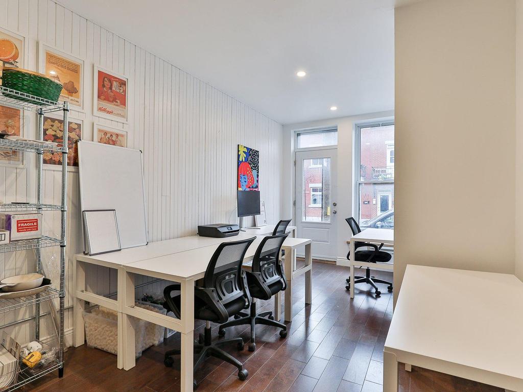 









4800Z


Rue De Bullion

,
Montréal (Le Plateau-Mont-Royal),




QC
H2T1Y8

