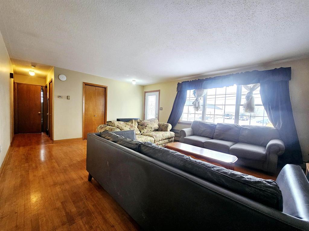 












83 Kensington Road

,
Charlottetown,




PE
C1A 5J1

