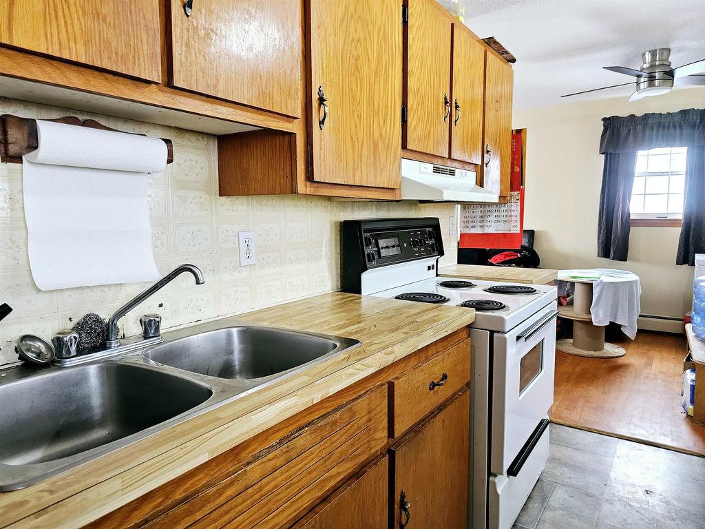 












83 Kensington Road

,
Charlottetown,




PE
C1A 5J1

