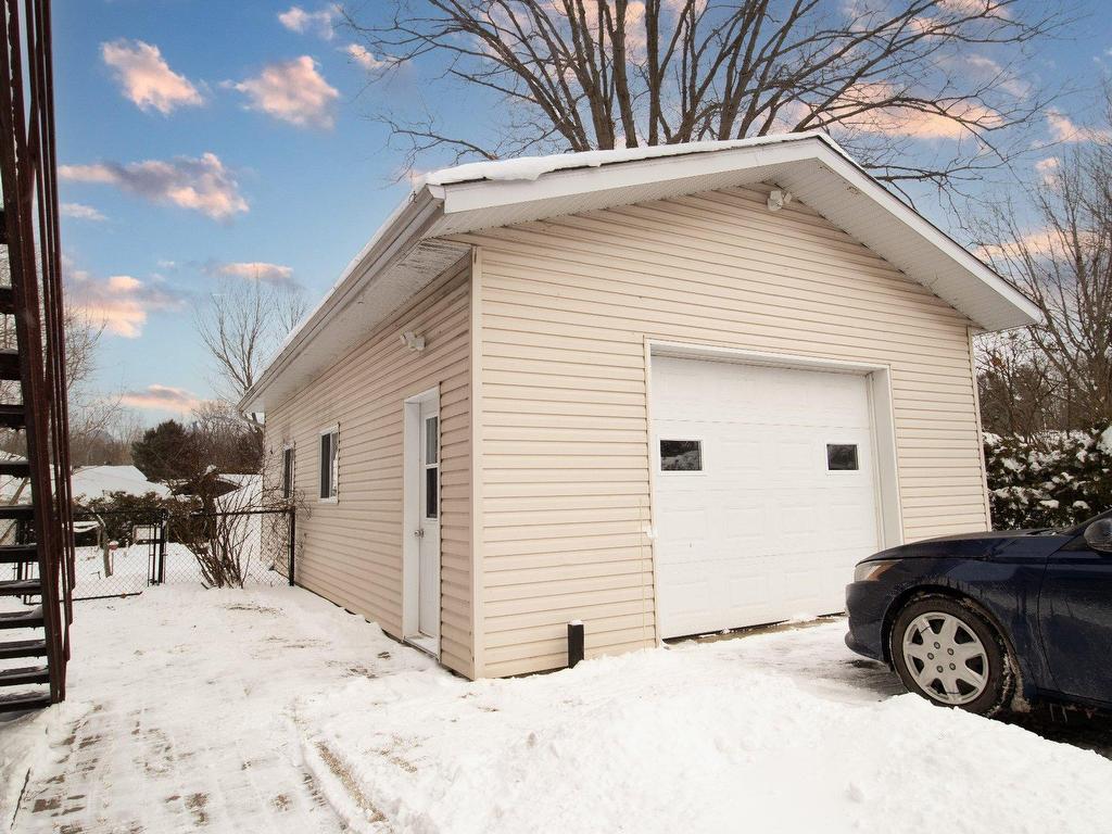 









257

 - 261


Rue Veillette

,
Contrecoeur,




QC
J0L1C0

