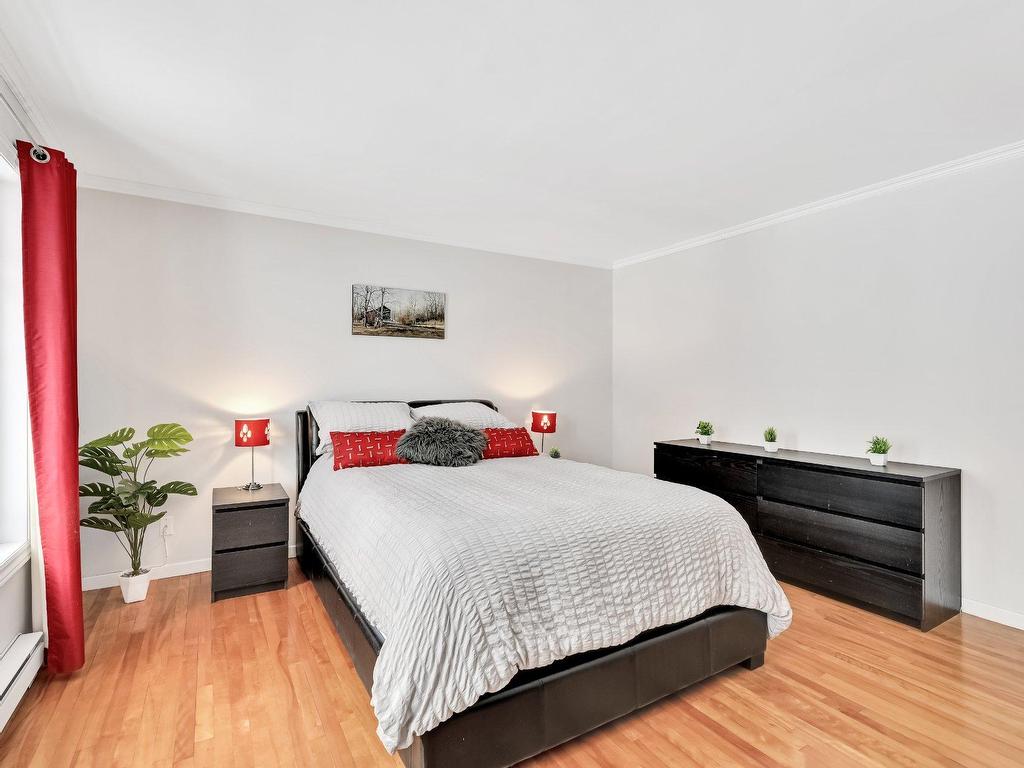 









288


17e Avenue

,
Saint-Jean-sur-Richelieu,




QC
J2X5J1

