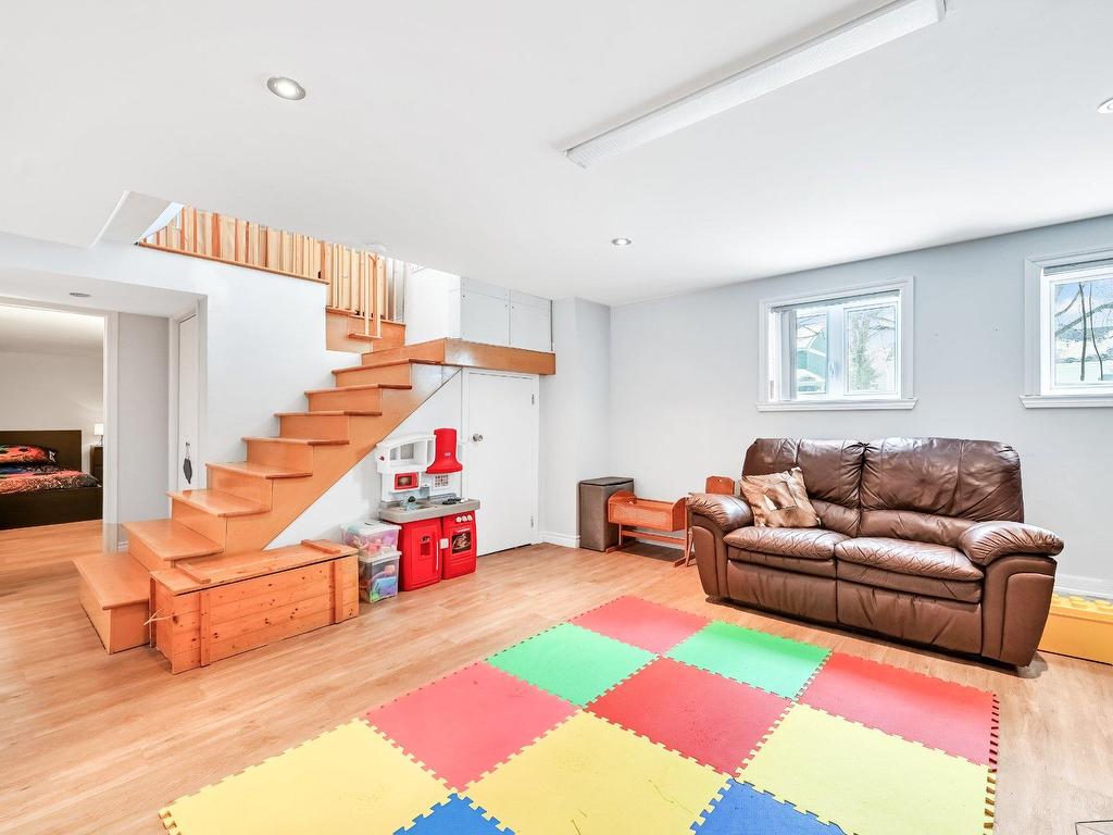 









288


17e Avenue

,
Saint-Jean-sur-Richelieu,




QC
J2X5J1

