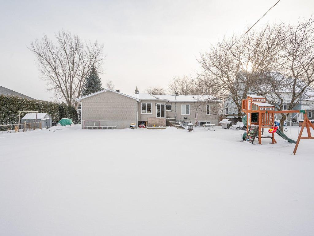 









288


17e Avenue

,
Saint-Jean-sur-Richelieu,




QC
J2X5J1

