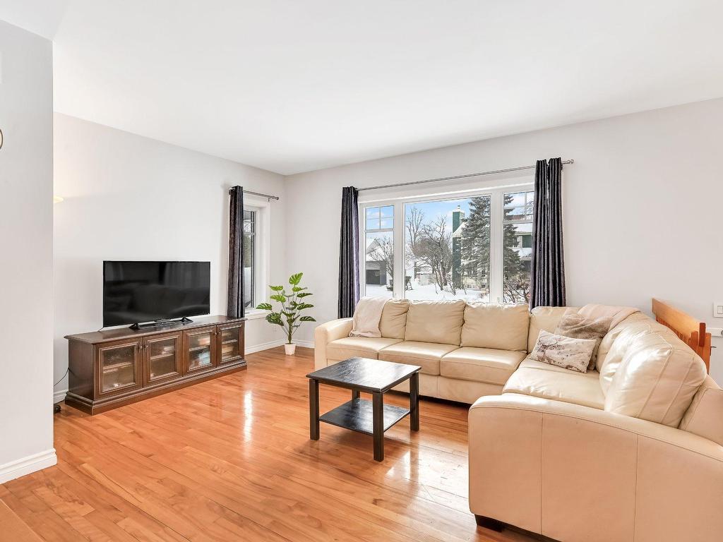 









288


17e Avenue

,
Saint-Jean-sur-Richelieu,




QC
J2X5J1

