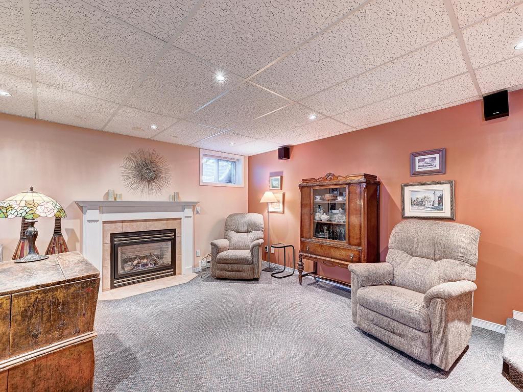 









496


Rue Fortin

,
Napierville,




QC
J0L1L0

