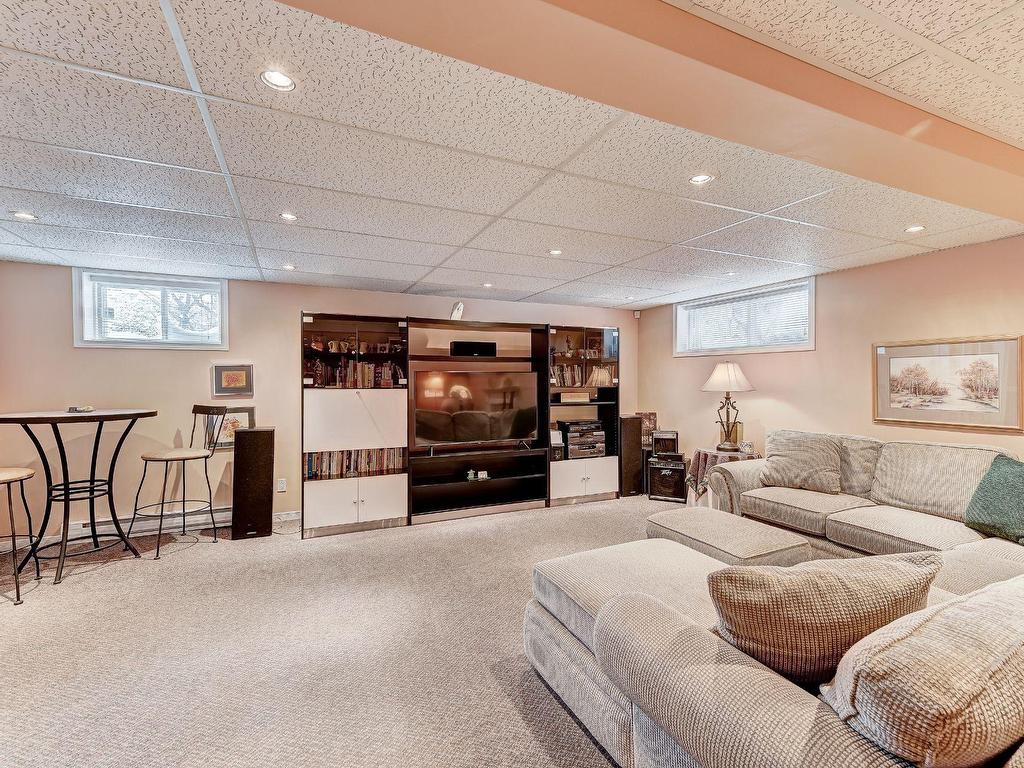 









496


Rue Fortin

,
Napierville,




QC
J0L1L0


