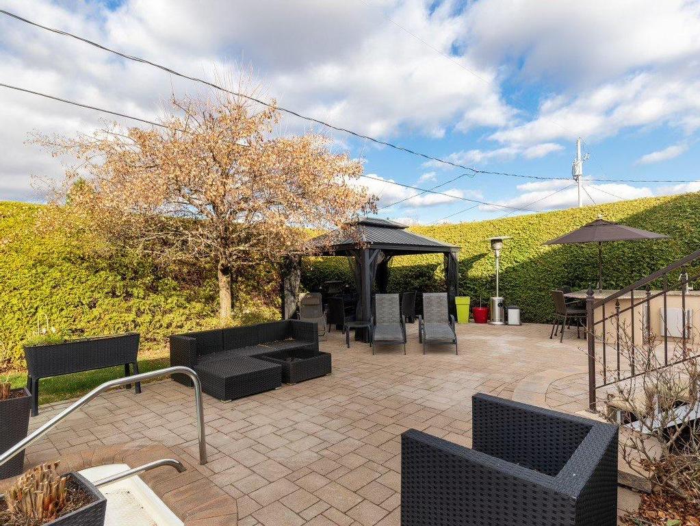 









496


Rue Fortin

,
Napierville,




QC
J0L1L0

