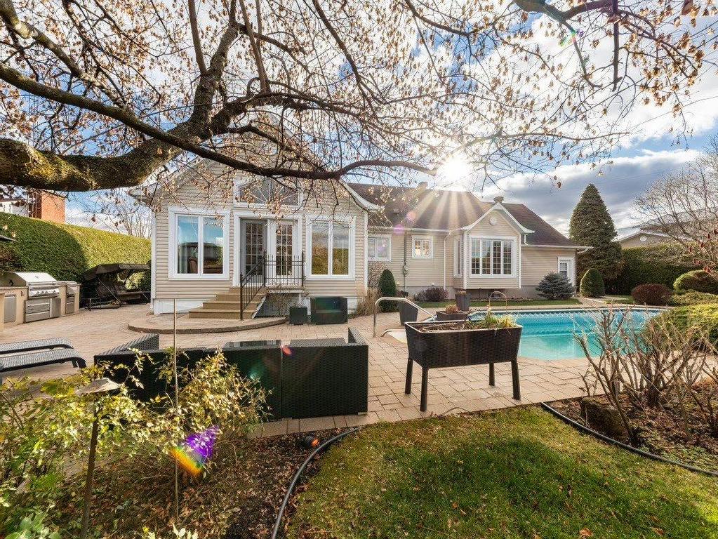 









496


Rue Fortin

,
Napierville,




QC
J0L1L0

