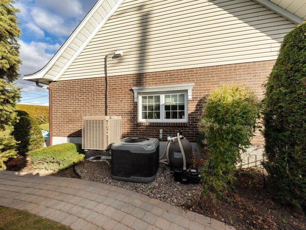 









496


Rue Fortin

,
Napierville,




QC
J0L1L0

