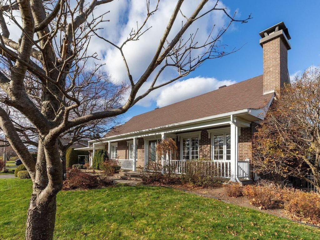 









496


Rue Fortin

,
Napierville,




QC
J0L1L0

