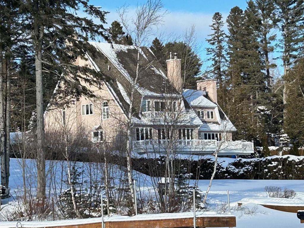 









400


Ch. des Îles

,
Entrelacs,




QC
J0T2E0

