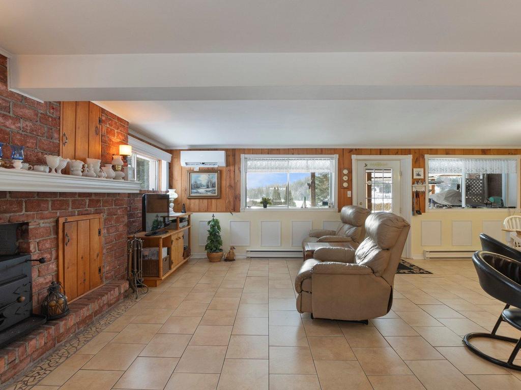 









400


Ch. des Îles

,
Entrelacs,




QC
J0T2E0

