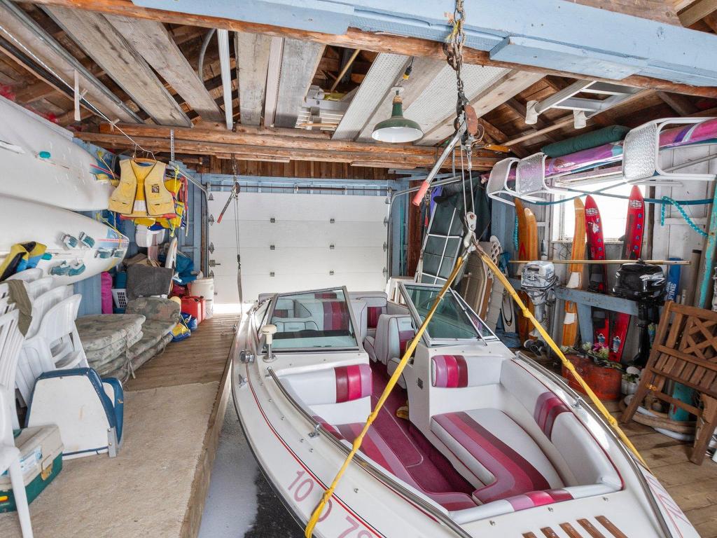 









400


Ch. des Îles

,
Entrelacs,




QC
J0T2E0

