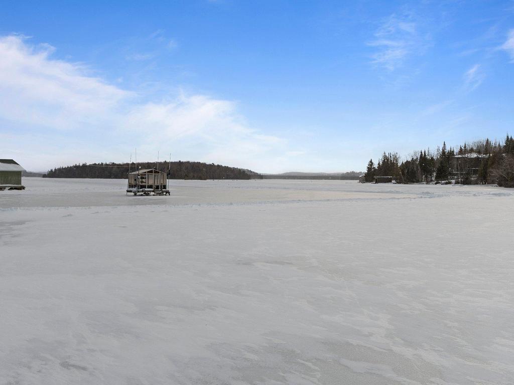









400


Ch. des Îles

,
Entrelacs,




QC
J0T2E0

