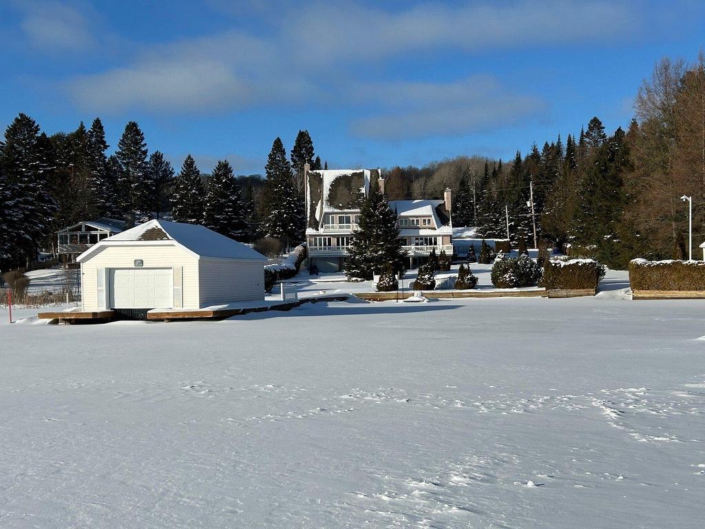 









400


Ch. des Îles

,
Entrelacs,




QC
J0T2E0

