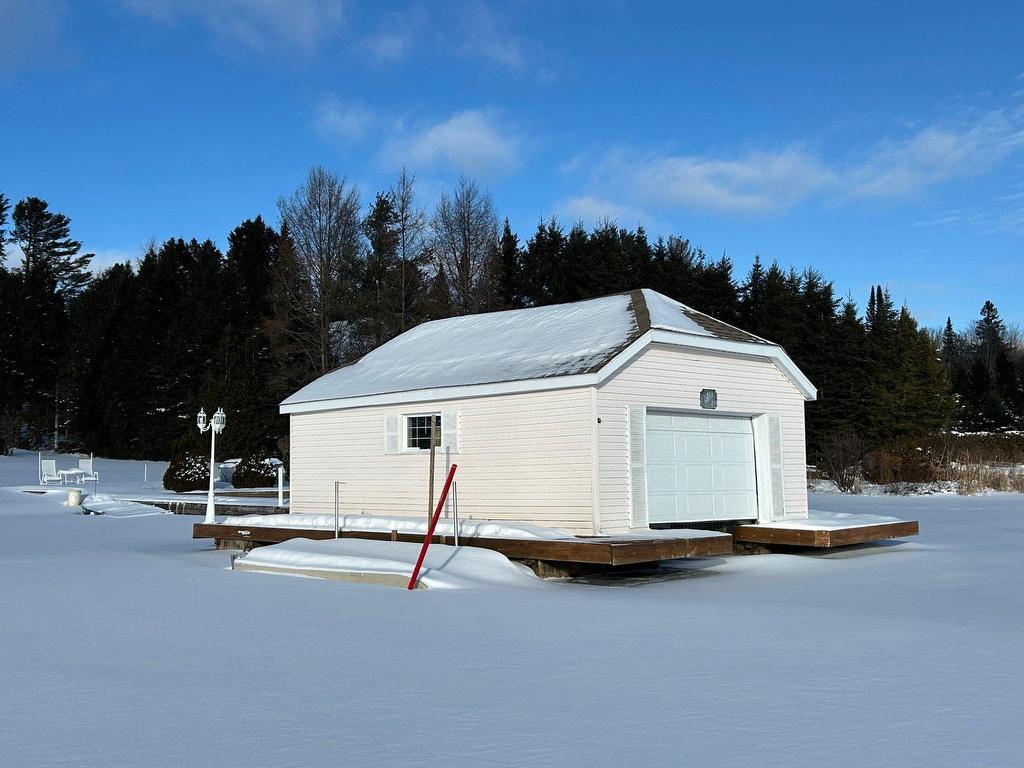 









400


Ch. des Îles

,
Entrelacs,




QC
J0T2E0

