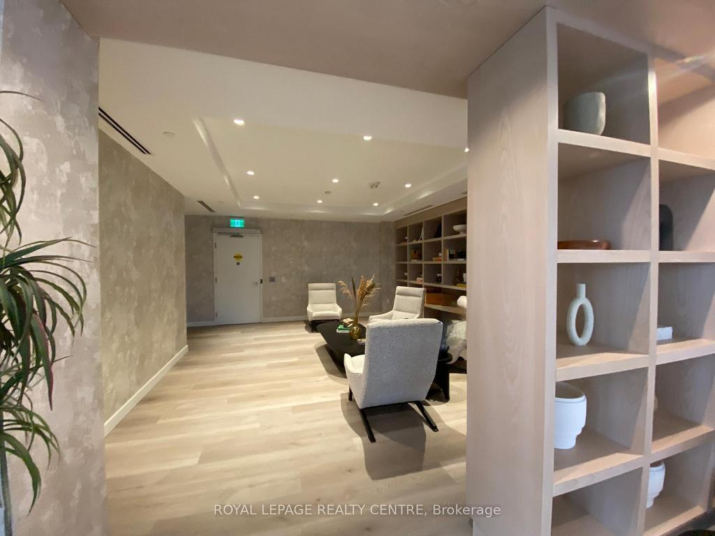 









86


Dundas

Street East, 525,
Mississauga,




ON
L5A 0B1


