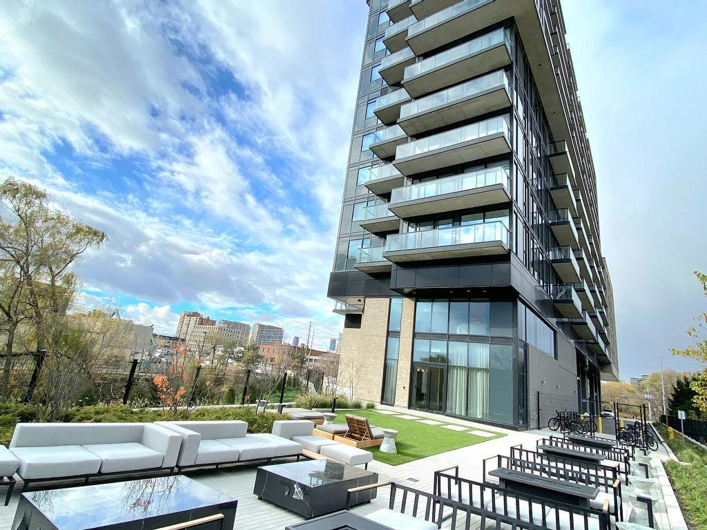 









86


Dundas

Street East, 525,
Mississauga,




ON
L5A 0B1

