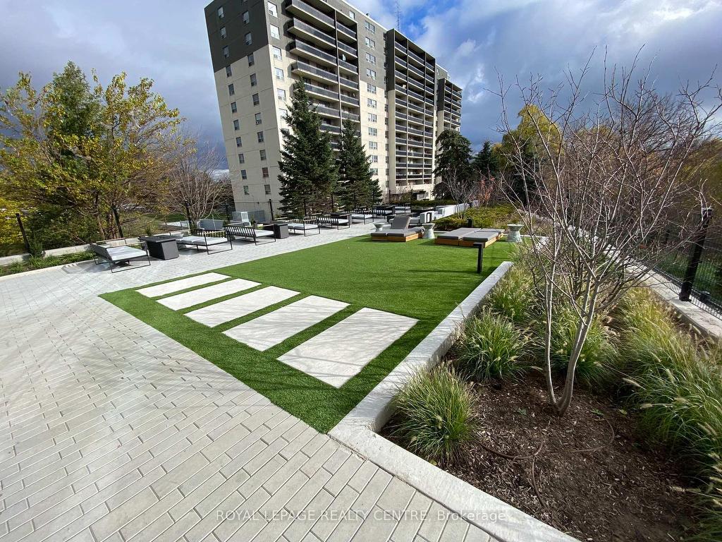 









86


Dundas

Street East, 525,
Mississauga,




ON
L5A 0B1

