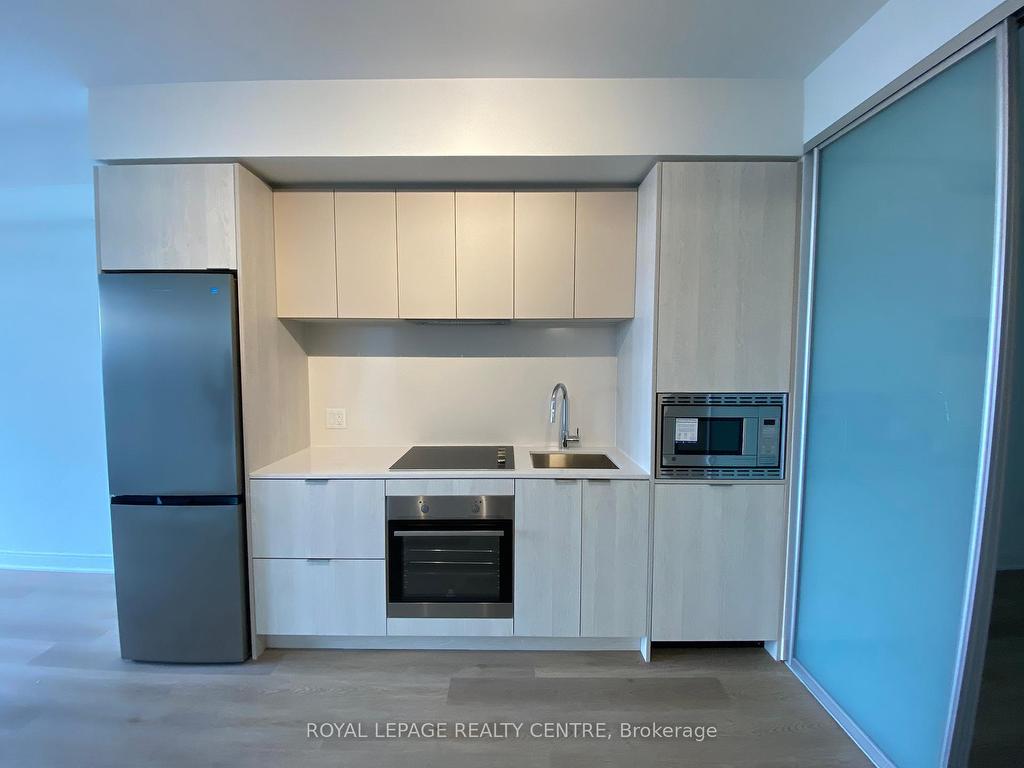 









86


Dundas

Street East, 525,
Mississauga,




ON
L5A 0B1

