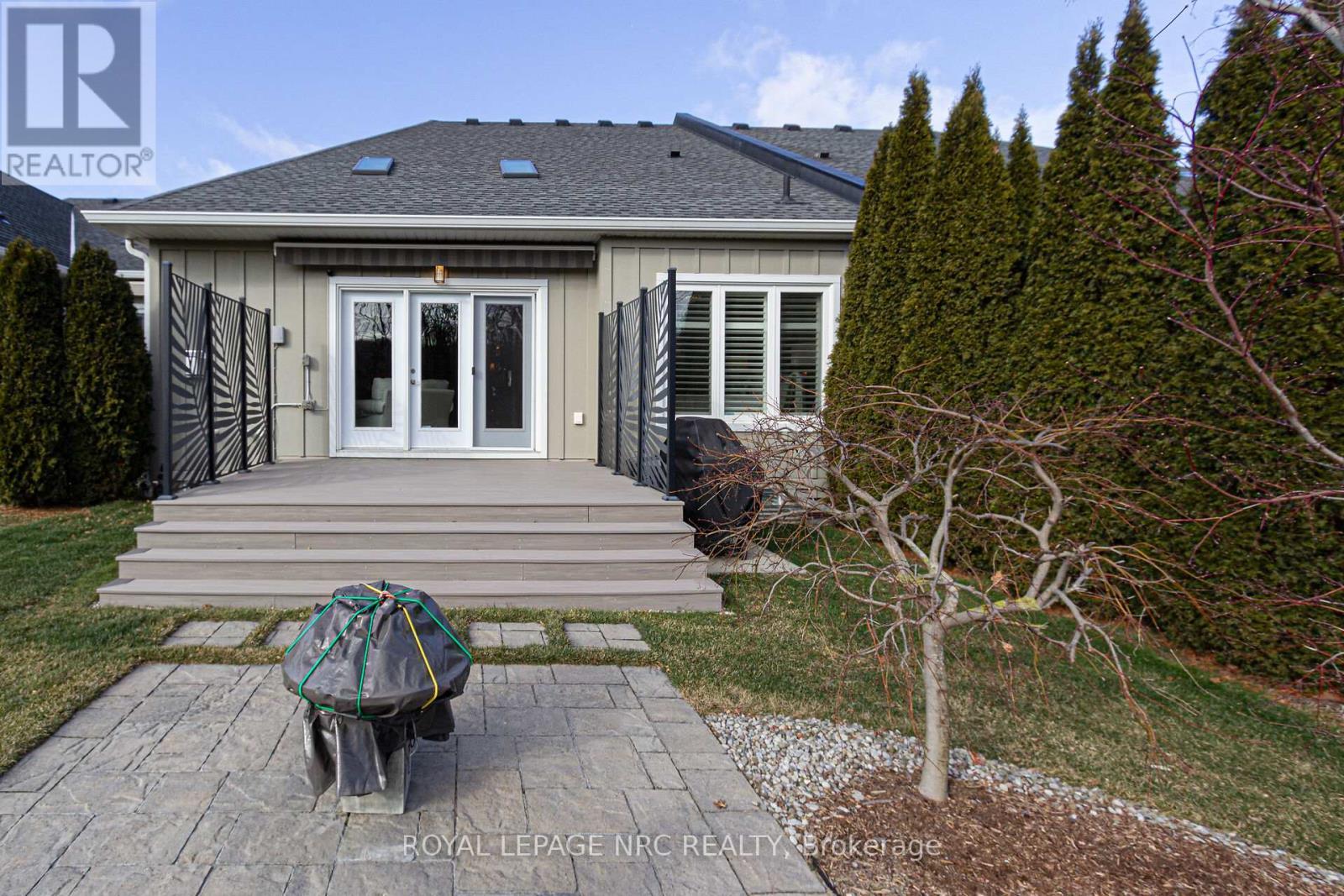 












17 STONERIDGE CRESCENT

,
Niagara-on-the-Lake (105 - St. Davids),




Ontario
L0S1J1

