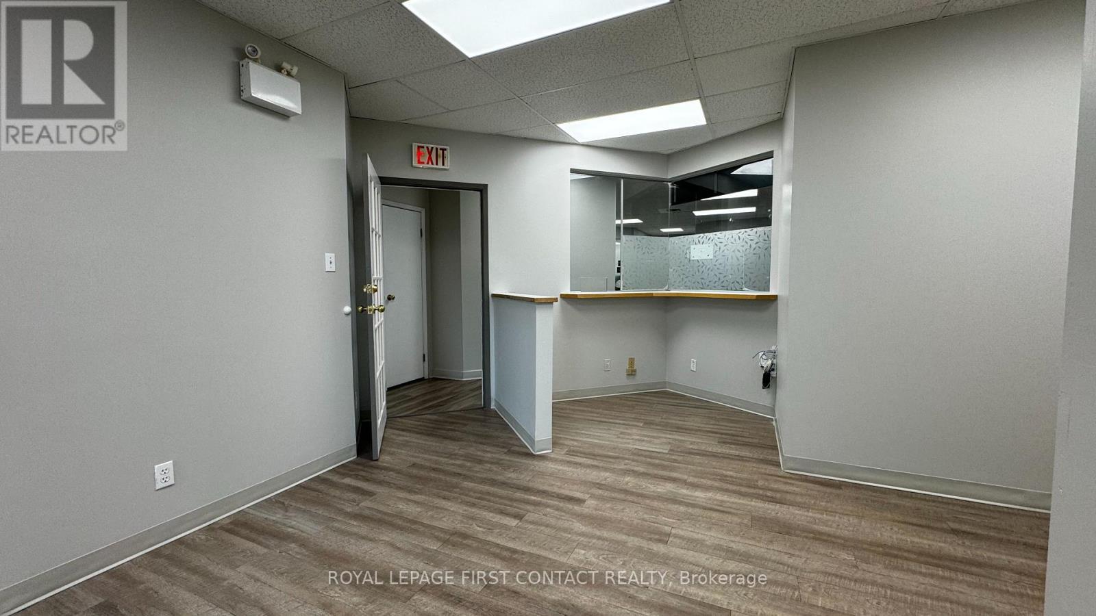 












201D - 190 CUNDLES ROAD E

,
Barrie,




Ontario
L4M4S5

