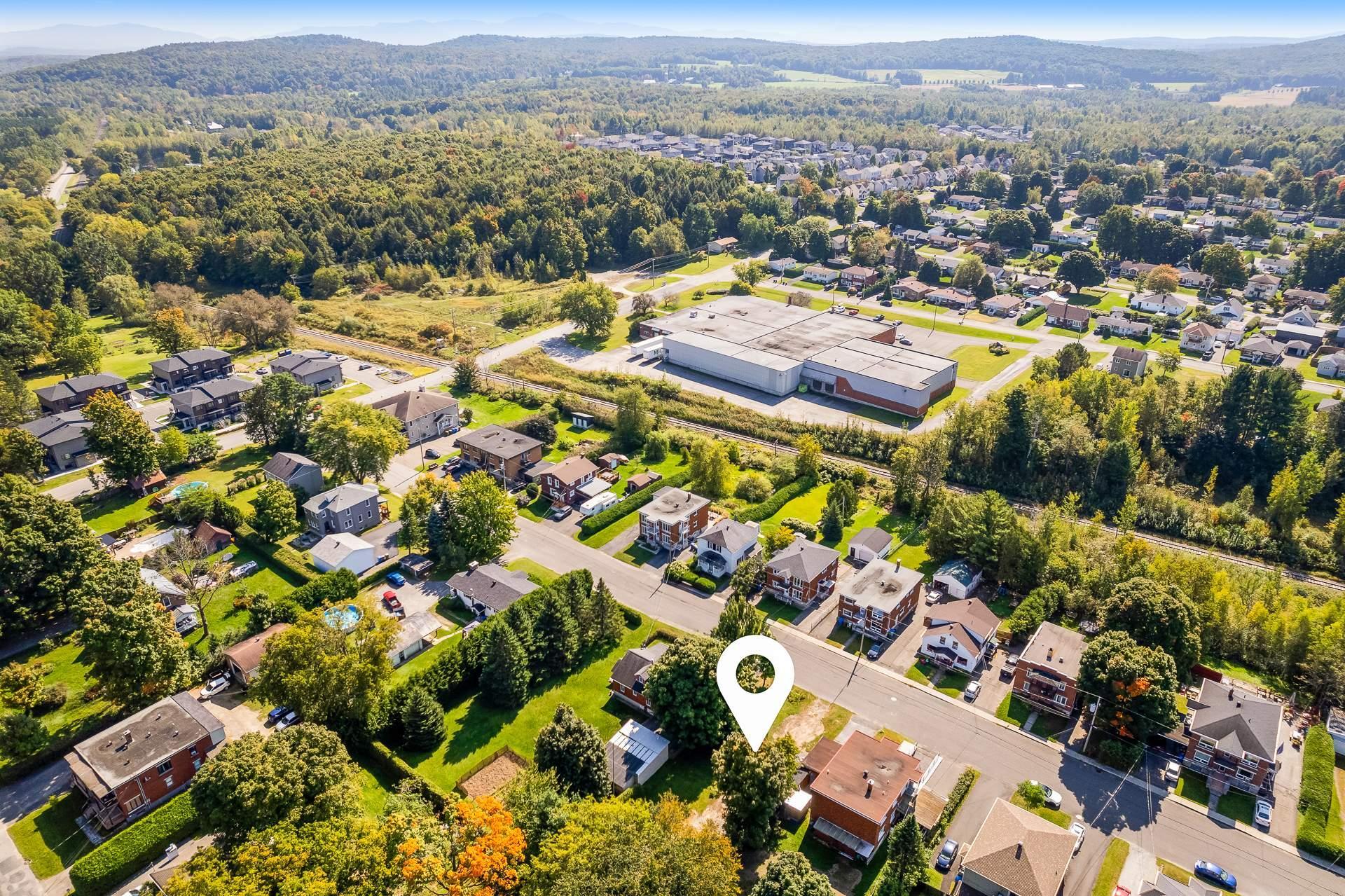 












Rue Elizabeth

,
Cowansville,







QC
J2K1W7

