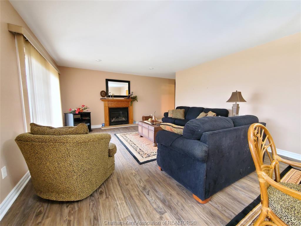









11300


Rondeau Estates

Line,
Rondeau Bay Estates,




ON
N0P 1X0

