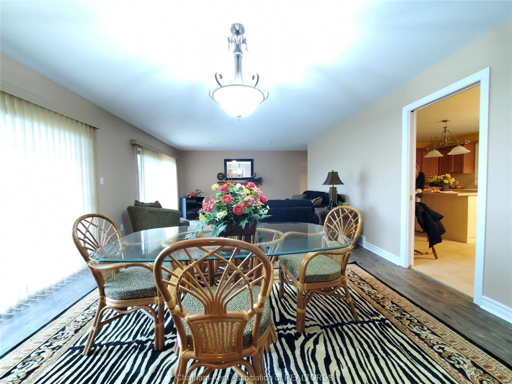 









11300


Rondeau Estates

Line,
Rondeau Bay Estates,




ON
N0P 1X0

