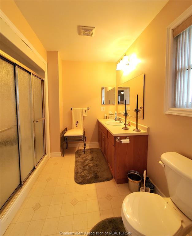 









11300


Rondeau Estates

Line,
Rondeau Bay Estates,




ON
N0P 1X0


