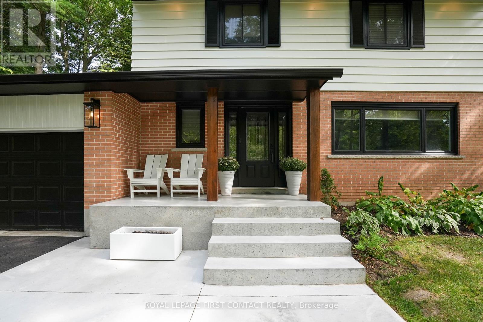 












11 VERNAR DRIVE

,
Springwater,




Ontario
L0L1X0

