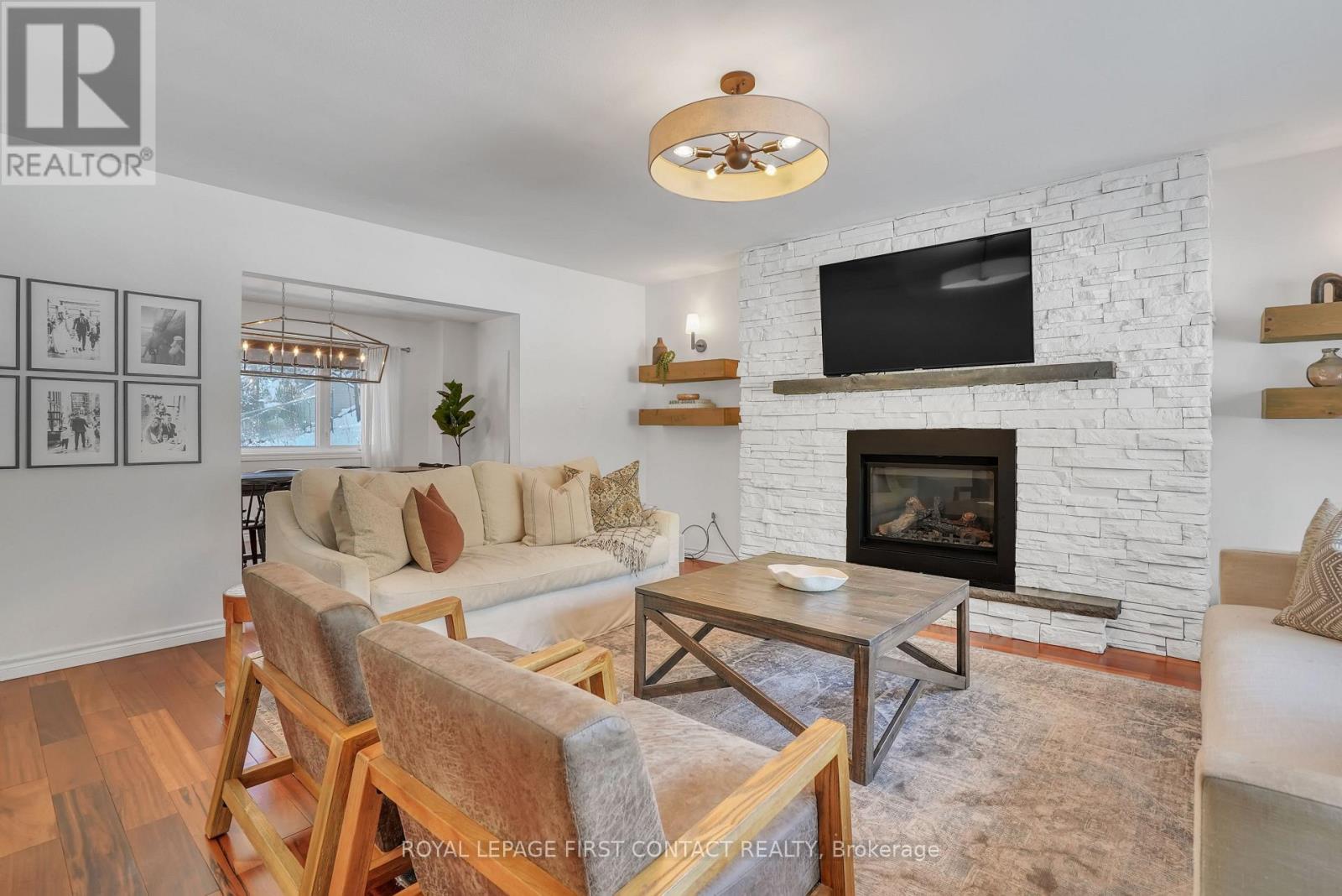 












11 VERNAR DRIVE

,
Springwater,




Ontario
L0L1X0

